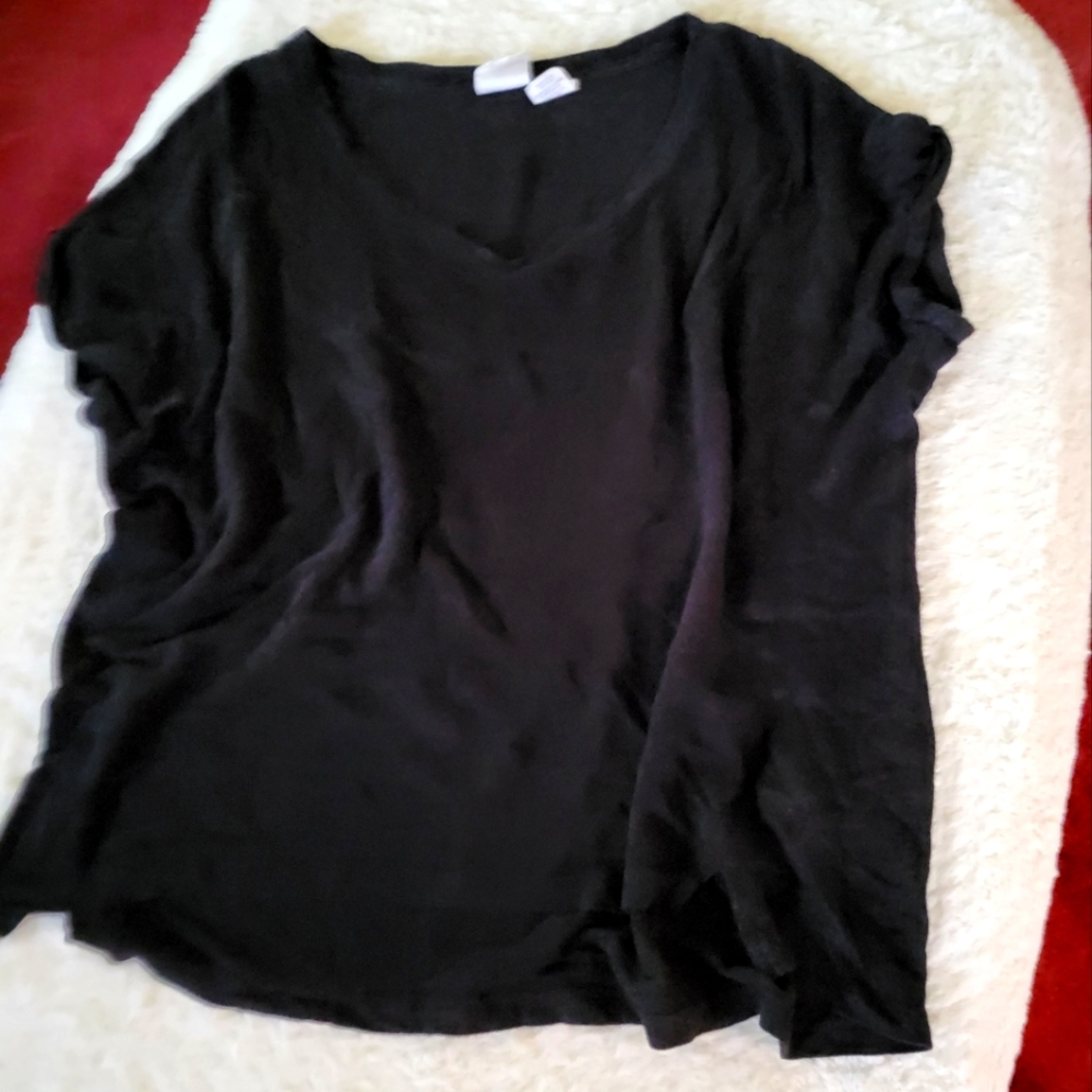 Black tee shirt